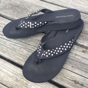 Tommy Hilfiger Flip Flops - Sz 9